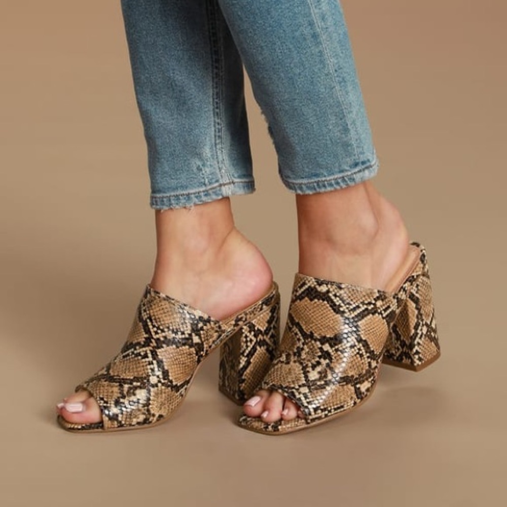 Brand New Lulu’s Peed Toed Mules